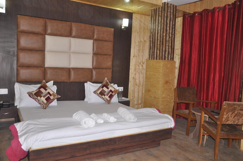 Hotel Azad Durgjan Room photo