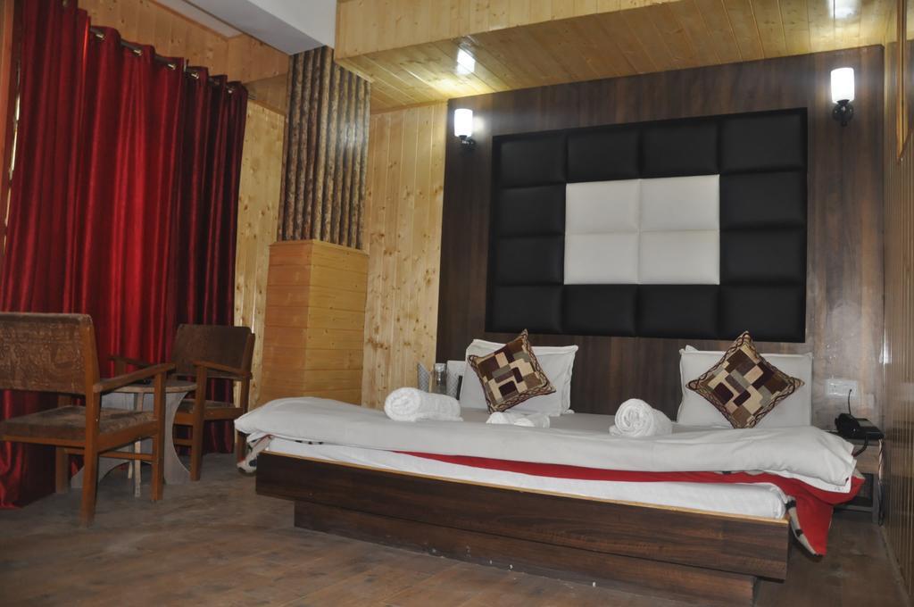 Hotel Azad Durgjan Room photo
